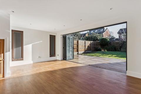 4 bed property, in Drumaline Ridge, £740,000