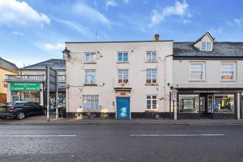 1 bed property, in Port Street, £75,000