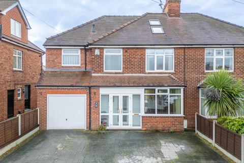 5 bed property, in Boroughbridge Road, £475,000