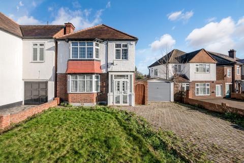 3 bed property, in Senhouse Road, £700,000