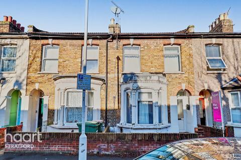 3 bed property, in Colegrave Road, £600,000