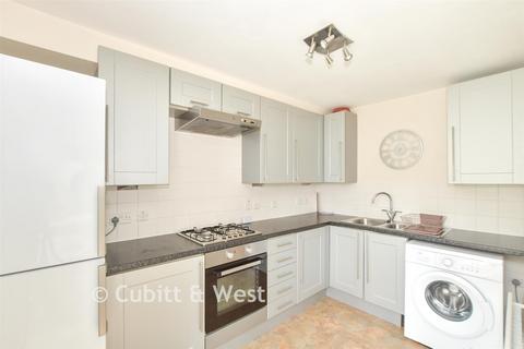 2 bed property, in Pegler Way, £200,000