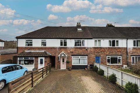3 bed property, in Sussex Avenue, £290,000
