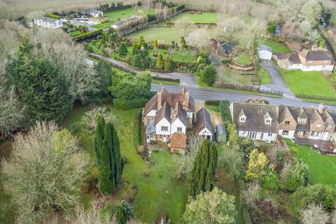 4 bed property, in Hawkhurst Road, £900,000