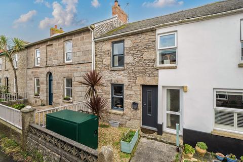 2 bed property, in Princess Street, £230,000