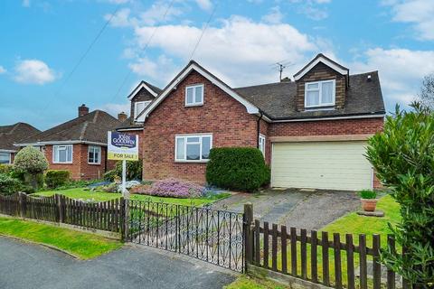 5 bed property, in Bredon Grove, £550,000