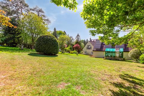 5 bed property, in Impressive Detached Period Home in Ashwicken, £795,000