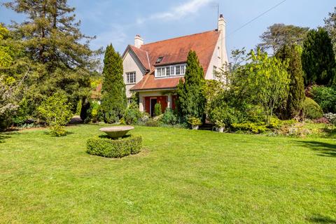 5 bed property, in Impressive Detached Period Home in Ashwicken, £795,000