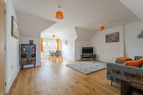 1 bed property, in Melbourne House, £165,000