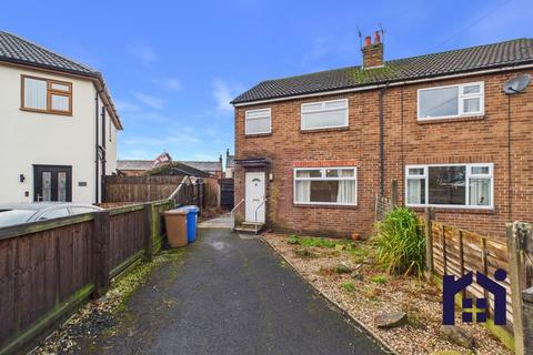 3 bed property, in New Street, £175,000