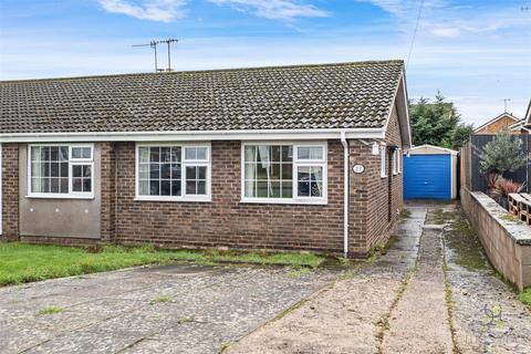 3 bed property, in Evendene Road, £250,000