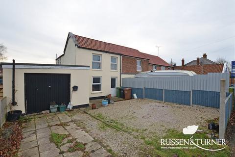 3 bed property, in Main Road, £159,995