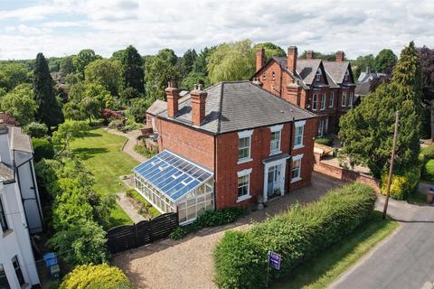 5 bed property, in Humber Road, £920,000