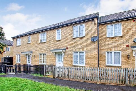 3 bed property, in Spar Close, £280,000