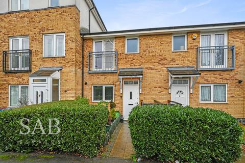 3 bed property, in Taywood Road, £490,000