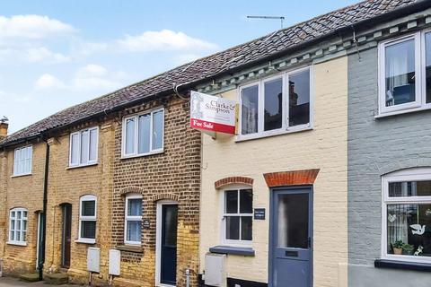 2 bed property, in Wickham Market, £175,000