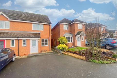 2 bed property, in Barth Road, £190,000