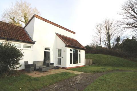 3 bed property, in Manacombe Bungalows, £100,000