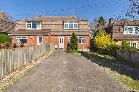3 bed property, in Newlands Avenue, £310,000