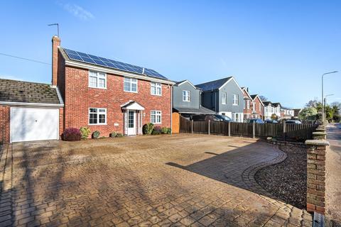 4 bed property, in Colchester Road, £500,000
