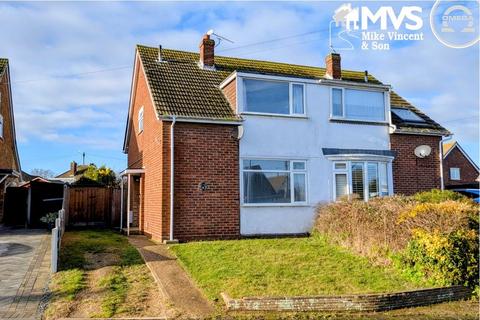 2 bed property, in Grendel Way, £230,000