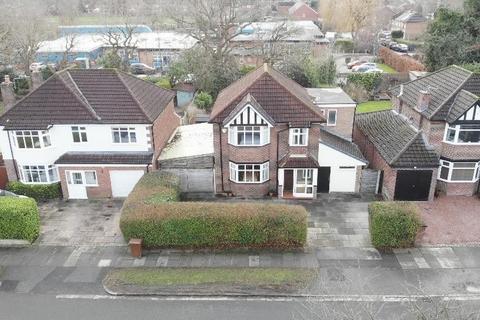 4 bed property, in Highfield Road, £650,000