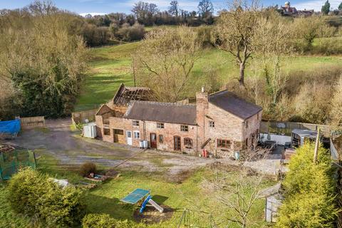 4 bed property, in The Tuckies Farmhouse, £625,000