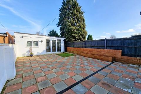 3 bed property, in Pinkwell Avenue, £594,950