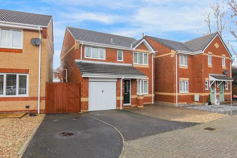 4 bed property, in Rowan Place, £350,000