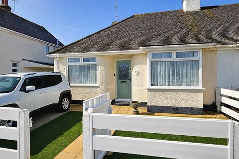 2 bed property, in Oakdale Road, £300,000