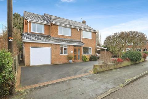 4 bed property, in Farm Road, £550,000