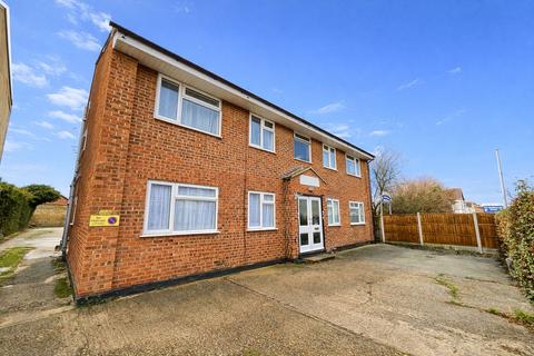 2 bed property, in 9 Gainsborough Drive, £200,000