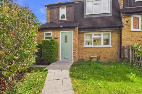 3 bed property, in Sussex Close, £625,000