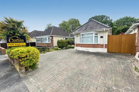 2 bed property, in Wicket Road, £318,000