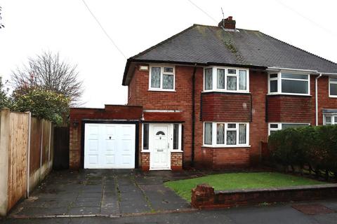 3 bed property, in Coppy Hall Grove, £289,950