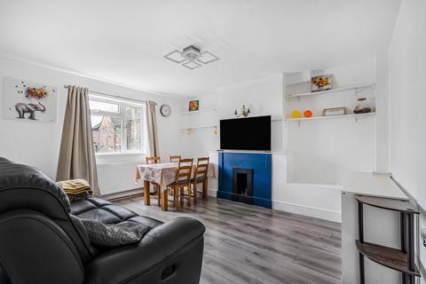 3 bed property, in Cherry Crescent, £550,000