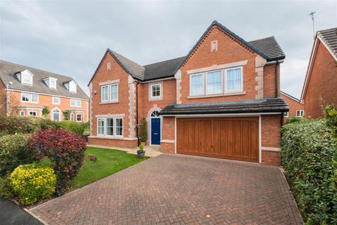5 bed property, in Heatherways, £980,000