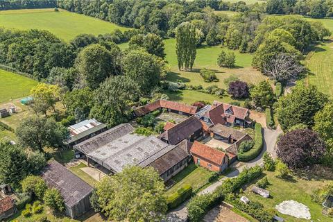 5 bed property, in Home Farm, £2,450,000