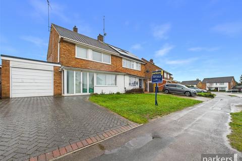 3 bed property, in Silverdale Road, £500,000
