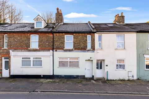 3 bed property, in Broadmead Road, £125,000