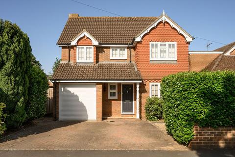 4 bed property, in Weston Avenue, £875,000