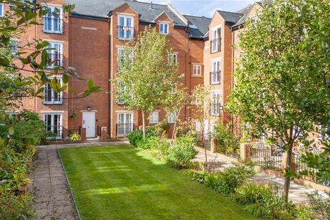 2 bed property, in Battle Hill, £155,000