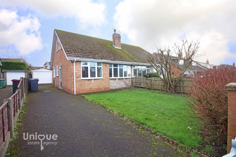 3 bed property, in Wentworth Drive, £195,000