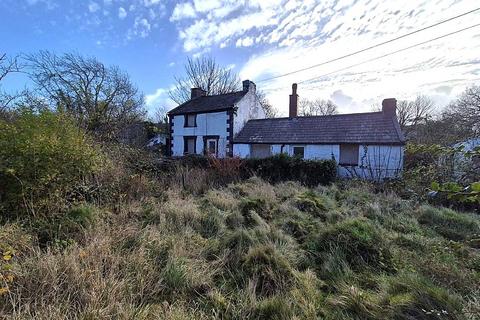 2 bed property, in Tyn Rhos, £300,000