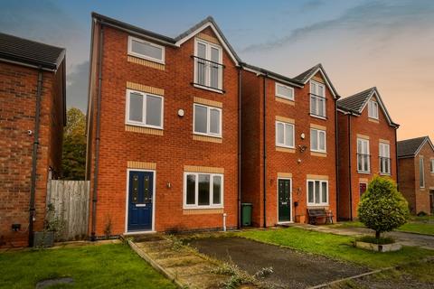 3 bed property, in Springbank Gardens, £235,000