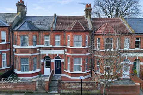4 bed property, in Vernham Road, £660,000