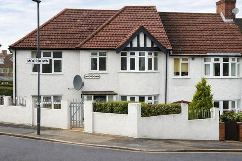 5 bed property, in Moordown, £699,950