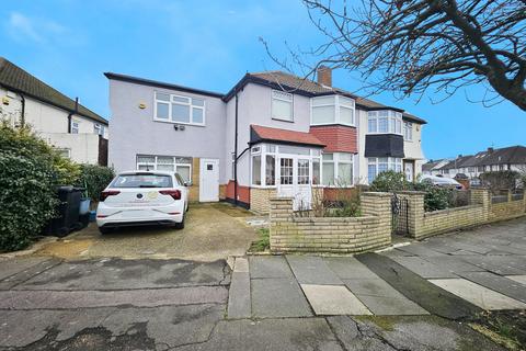 5 bed property, in Wensleydale Avenue, £680,000