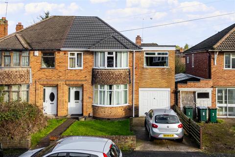5 bed property, in Anchorway Road, £367,500