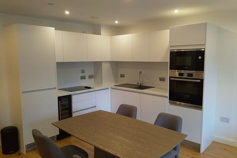 1 bed property, in Arden Gate, £195,000